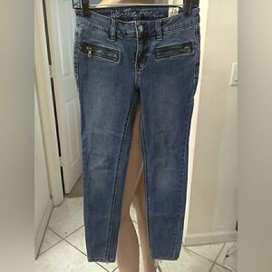 NWOT We The Free Women's Indigo Skinny Jeans Front Zip Pkts. & Zip Back Legs Sz.